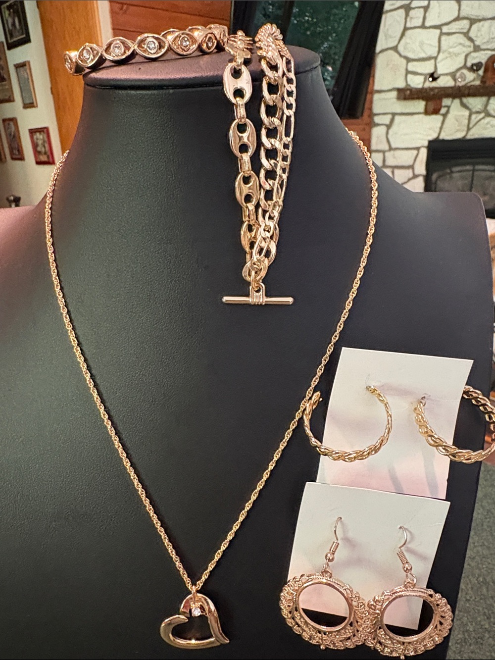 Goldtone jewelry set
